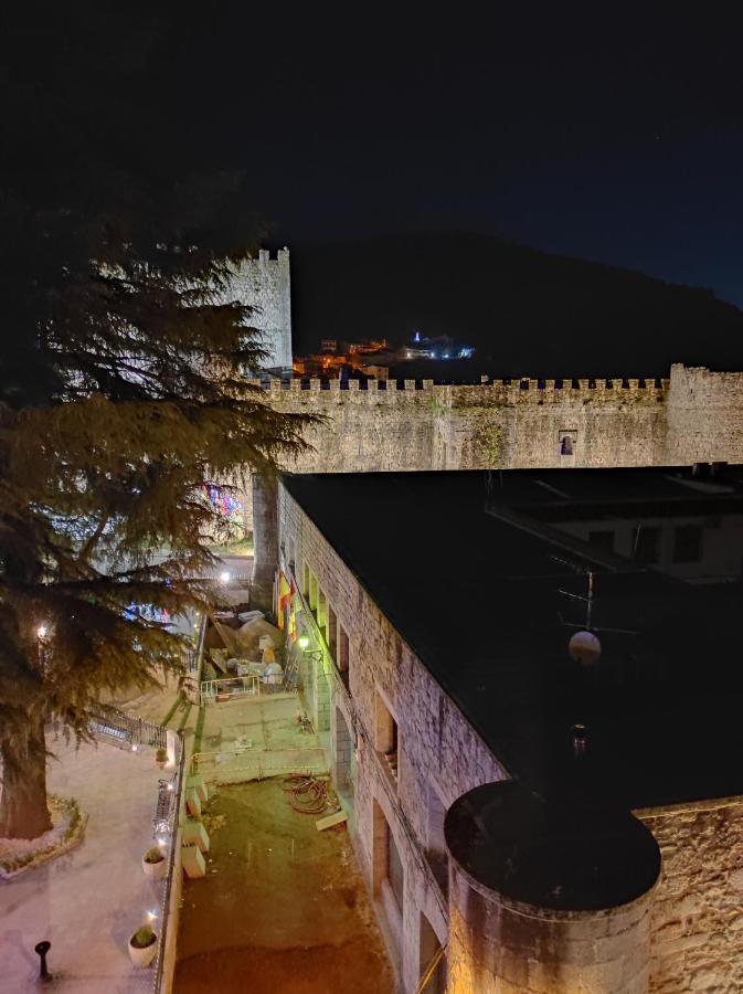 Hostal El Castillo อาเรนัส เด ซานเปโดร ภายนอก รูปภาพ